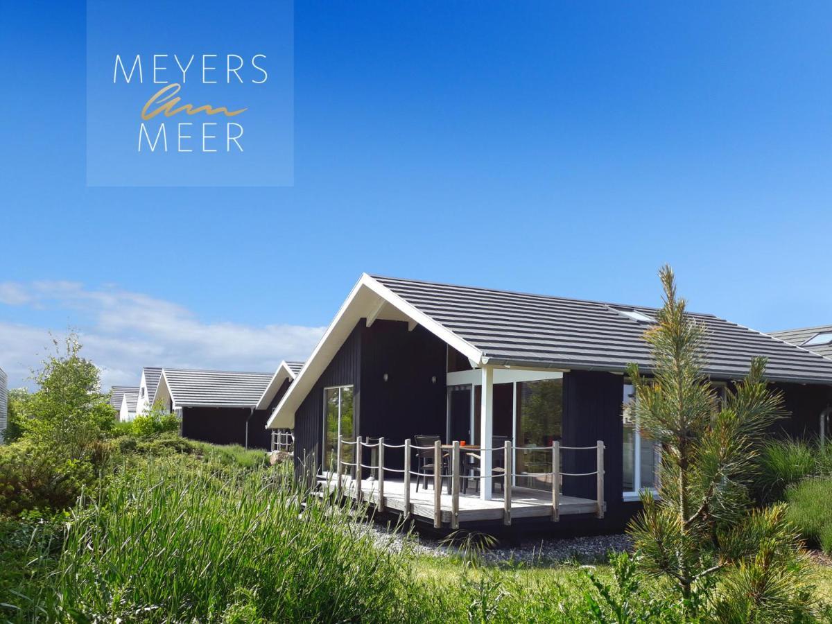 Schwarzes Holzferienhaus Mit Sauna -- L I E B L I N G S P L A T Z -- An Der Ostsee, Bei Wismar, 500m, Alles Inklusive Hébergement de vacances