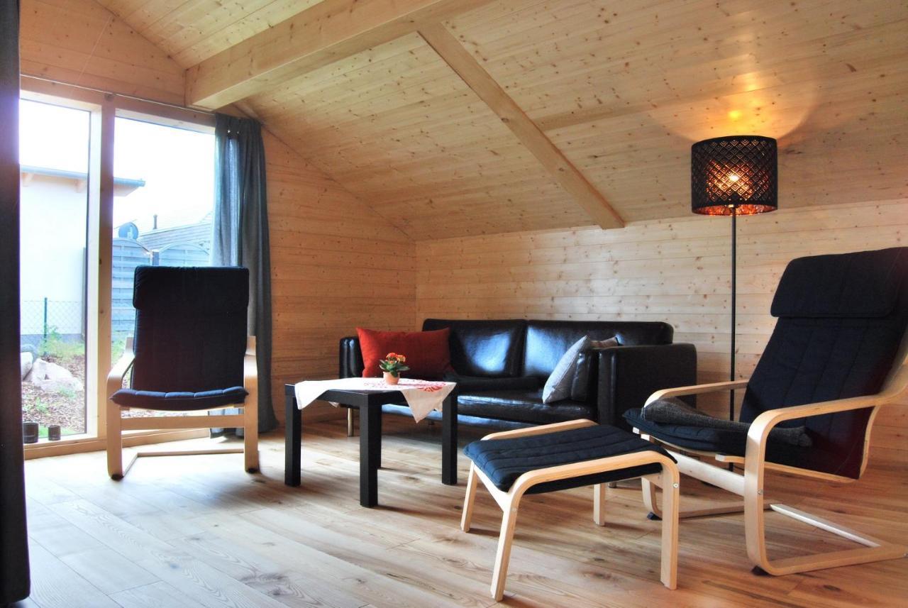 Hébergement de vacances Schwarzes Holzferienhaus Mit Sauna -- L I E B L I N G S P L A T Z -- An Der Ostsee, Bei Wismar, 500m, Alles Inklusive *