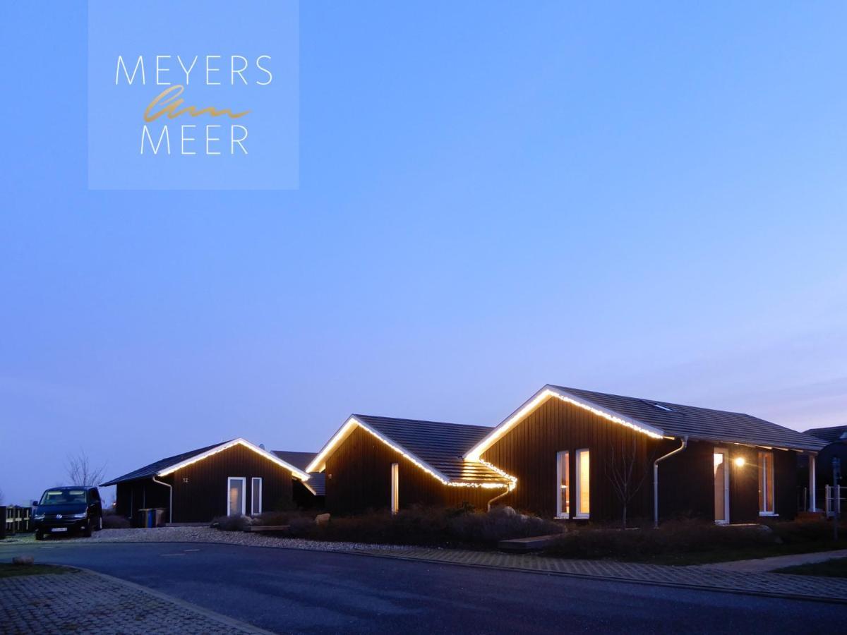 Hébergement de vacances Schwarzes Holzferienhaus Mit Sauna -- L I E B L I N G S P L A T Z -- An Der Ostsee, Bei Wismar, 500m, Alles Inklusive *